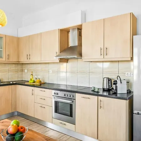 Rockrose Apartment *